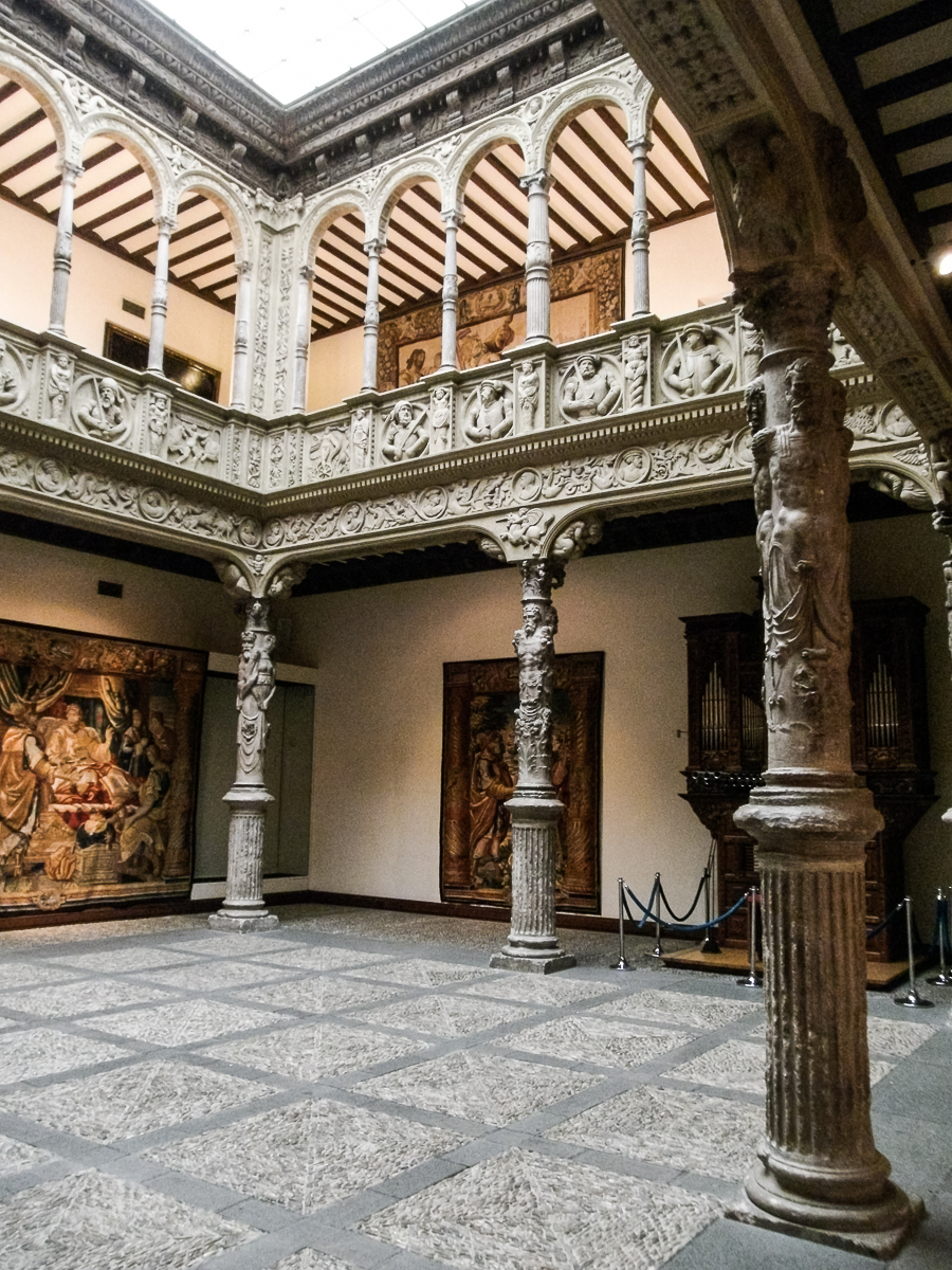 Alquilar un Palacio Entero en España: la Alternativa al Hotel de Lujo para Celebrar en Privado