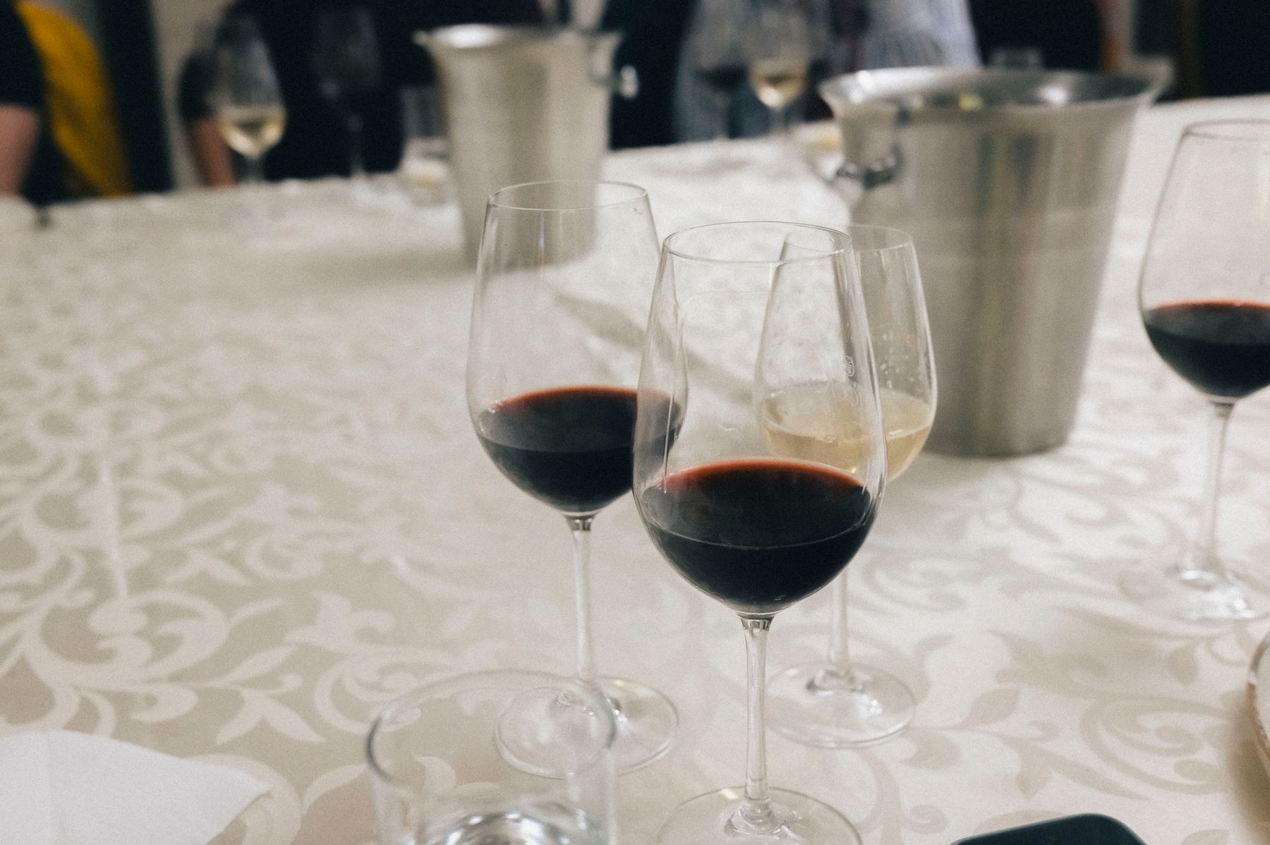 Enoturismo de Lujo en La Rioja: ¿Quién Conduce Después de la Cata?