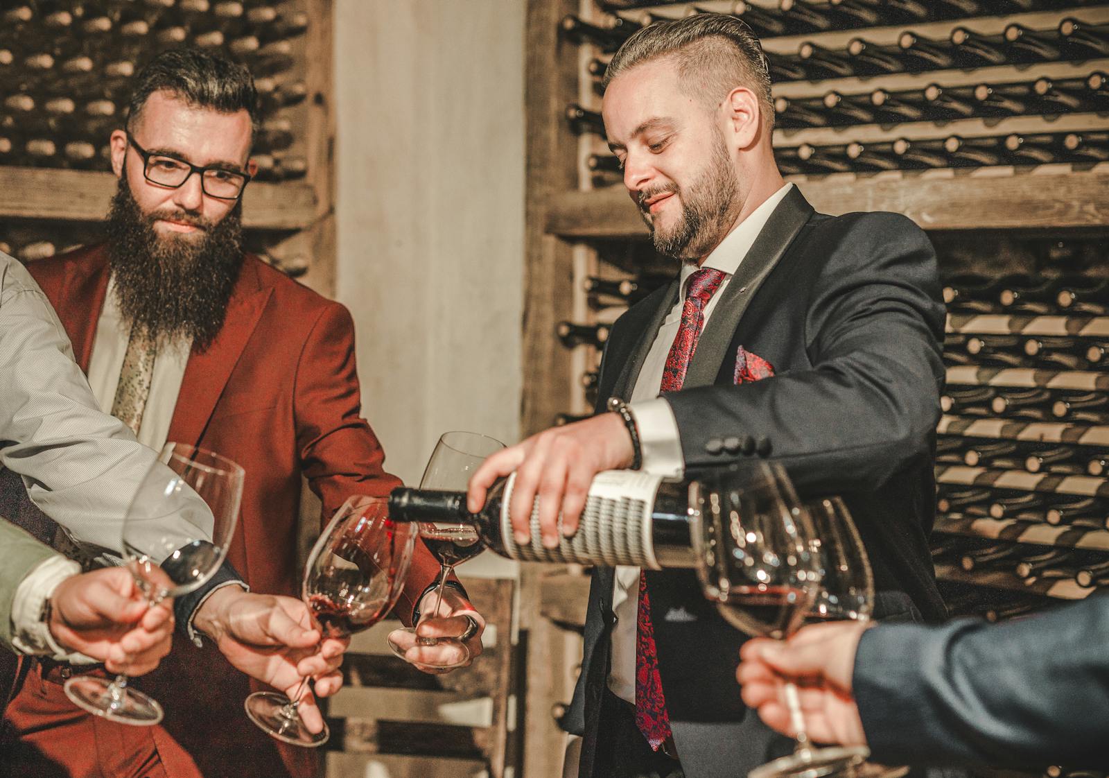 Las Mejores Experiencias de Enoturismo de Lujo en La Rioja: Catas Verticales, Almuerzos en Calado y Cenas con Chef